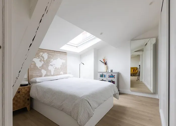 Apq - Apto 5b - Puerto Deportivo *